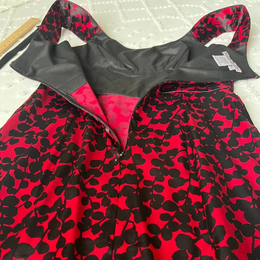 Maggy London Sleeveless Red and Black Satin Dress SIZE 8 - Picture 15 of 16